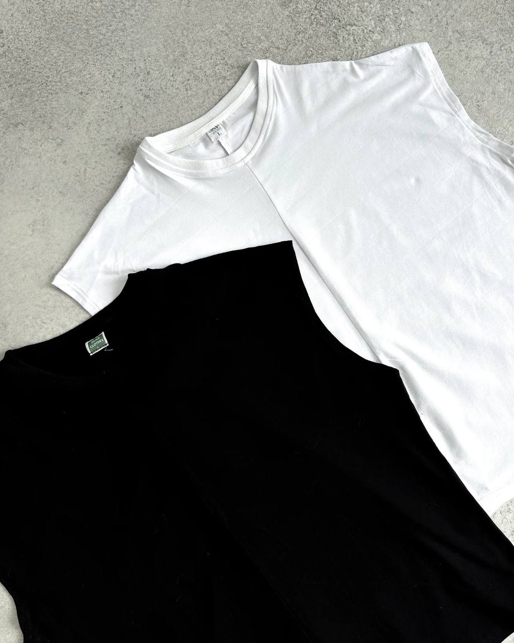 Sleeveless T-shirt